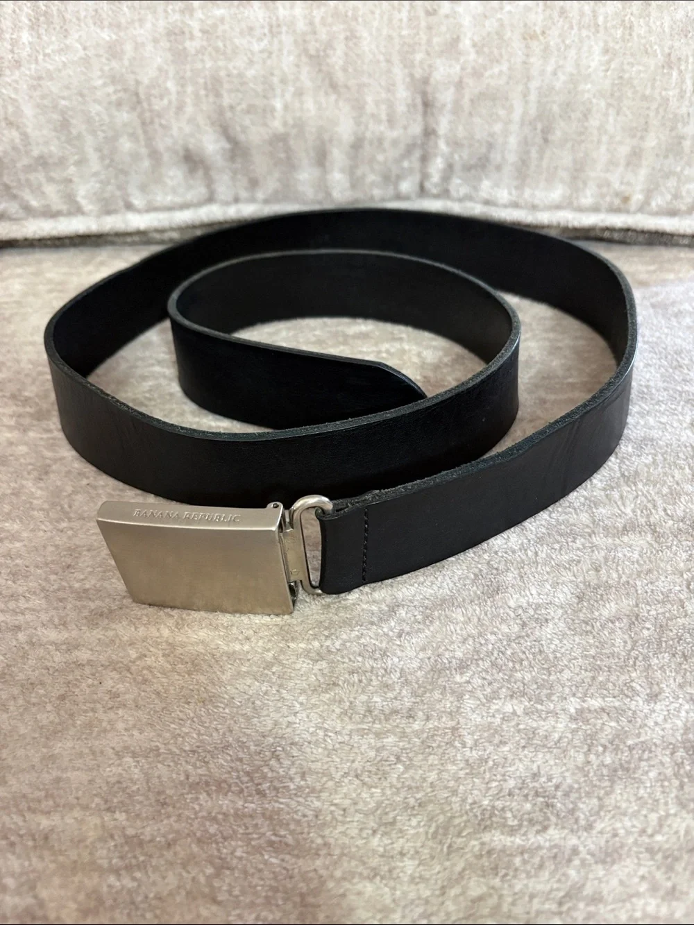 Banana Republic Black Leather Belt with Silver Buckle size 36 Professional